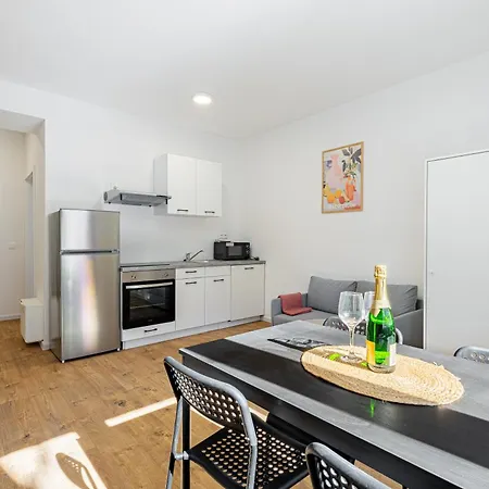 Apartament Levicka - 4 Bratysława